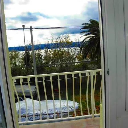 In With Sea View, Balcony, Air Conditioning, Wi-fi Apartment *