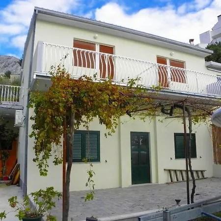 Apartment In With Sea View, Balcony, Air Conditioning, Wi-fi Duce